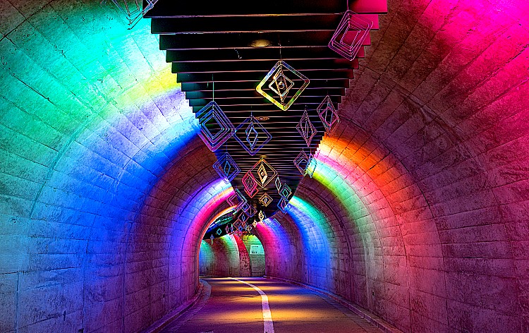 光のトンネル（イメージ）