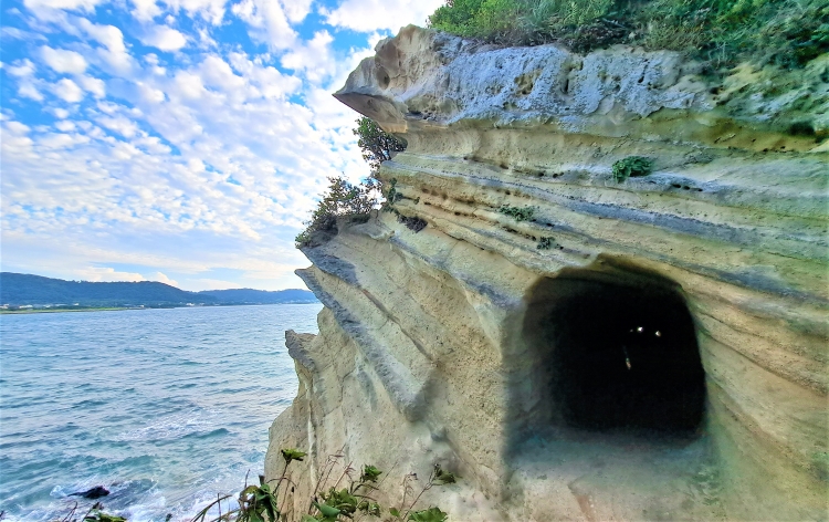 沖ノ島洞窟（イメージ）