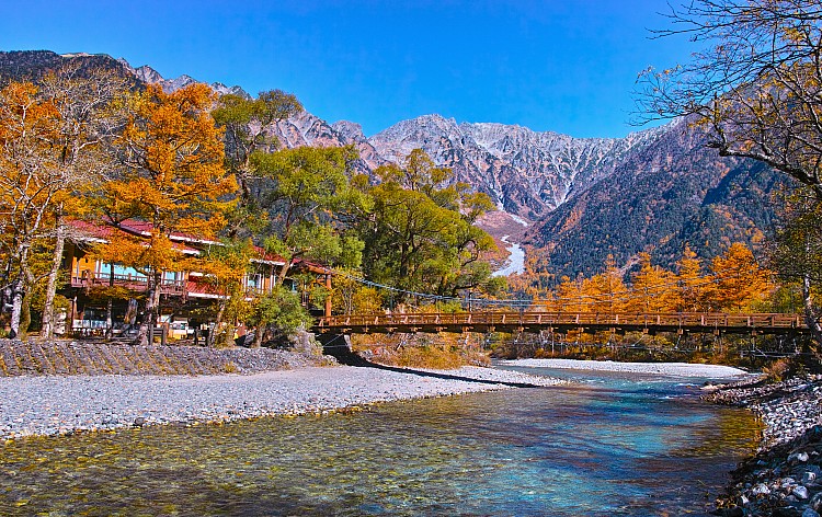 上高地・河童橋／秋（イメージ）