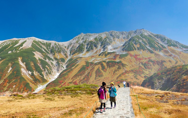 立山黒部アルペンルート_室堂平（写真提供：立山黒部アルペンルート／イメージ）