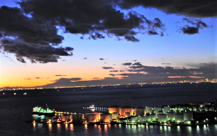 千葉ポートタワー_夕景と工場夜景（イメージ）