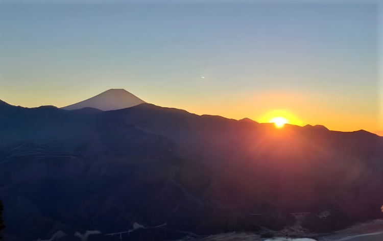 身延山山頂からの初日の出（イメージ）