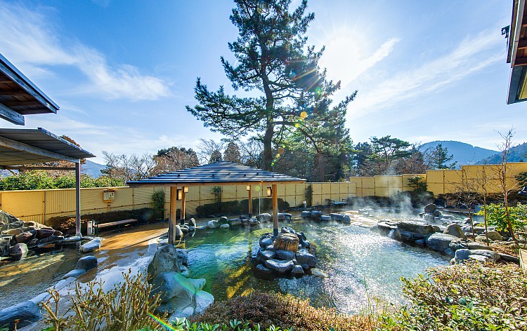 箱根小涌園「元湯 森の湯」（イメージ）箱根神社（イメージ）