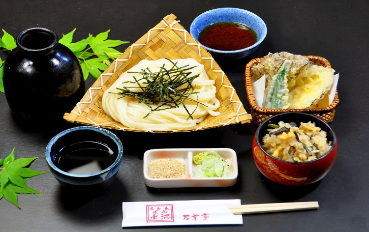 水沢うどんの昼食（イメージ）