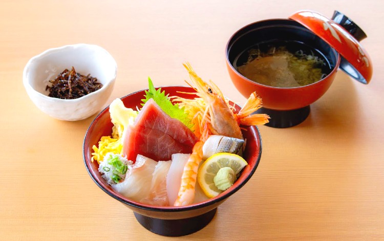  海鮮丼（イメージ）