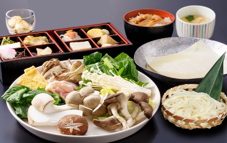 きのこ湯葉鍋膳 (イメージ) 画像提供「レストラン嵐山」