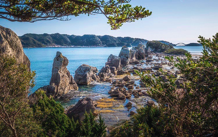 橋杭岩（イメージ）©公益社団法人 和歌山県観光連盟