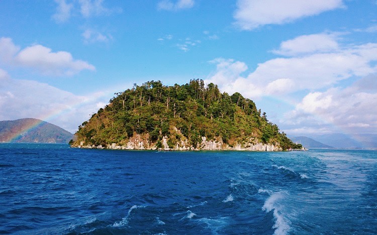 竹生島（イメージ）（公社）びわこビジターズビューロー  