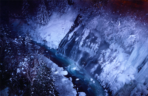 ライトアップ白髭の滝(冬)/イメージ