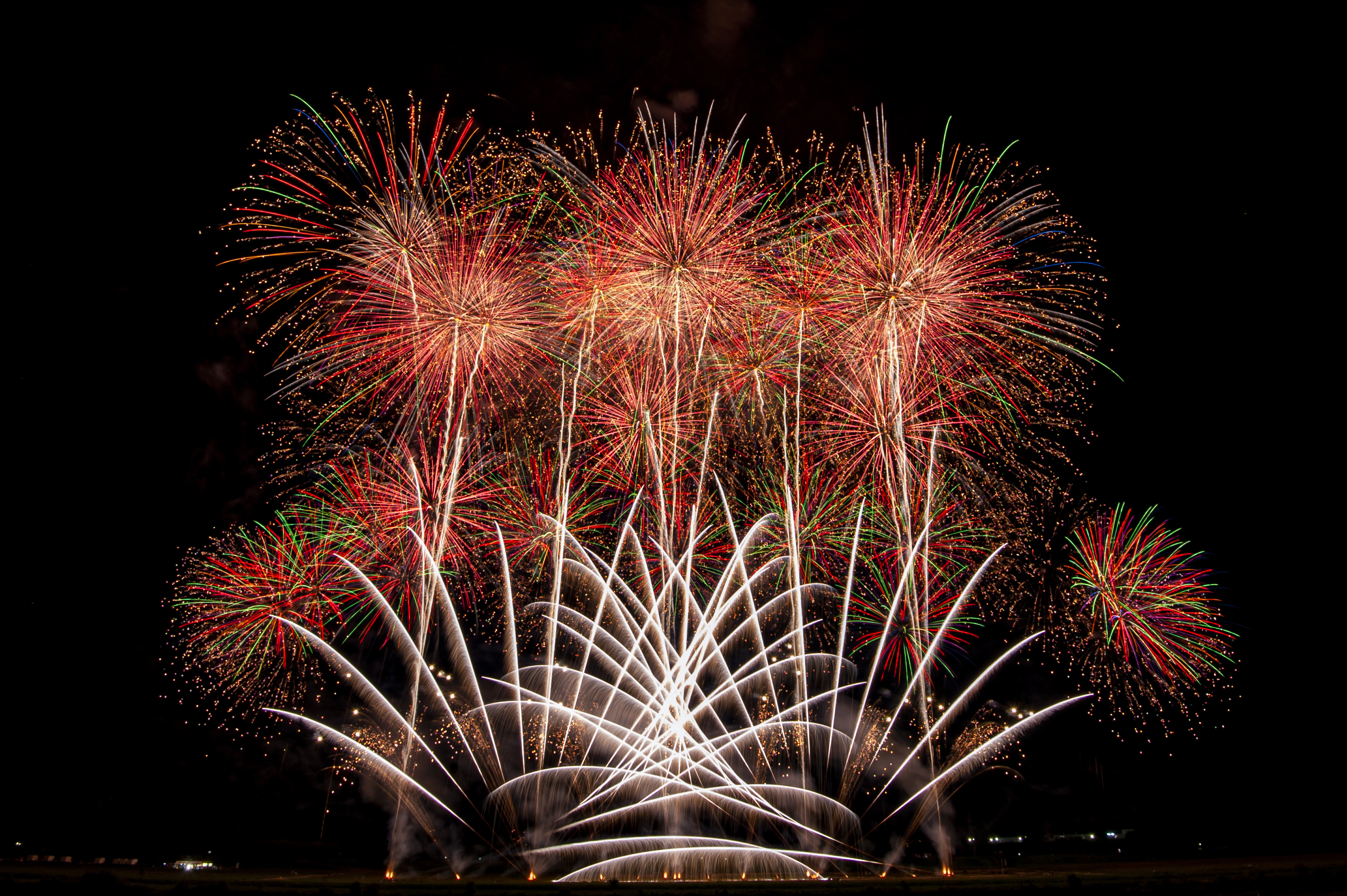 大曲の花火 秋の章 花火劇場 璃 あき 日帰り 格安ベストワンバスツアー