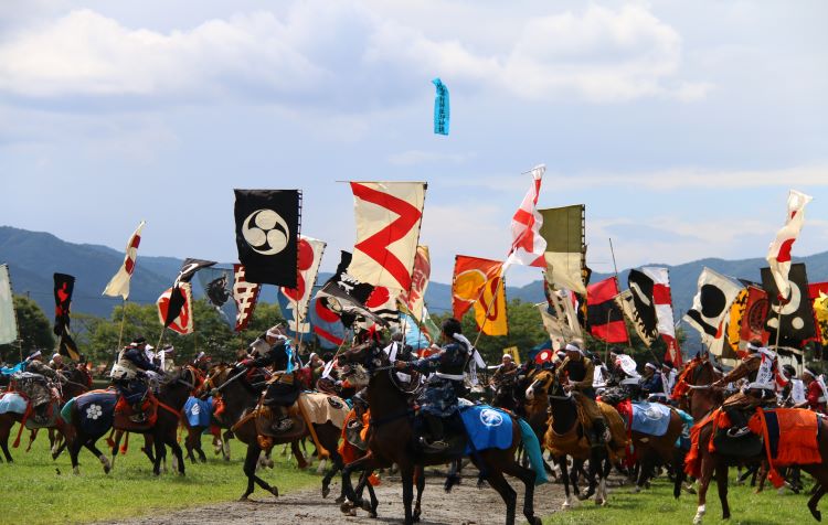 観覧席付き】豪華絢爛な戦国絵巻 相馬野馬追 日帰り | 格安ベストワン