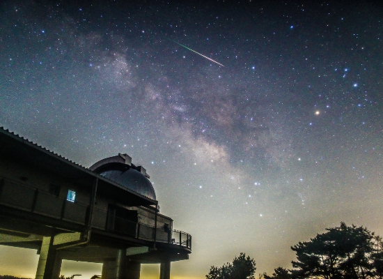 美星天文台・星空／イメージ（写真提供:井原市美星天文台）